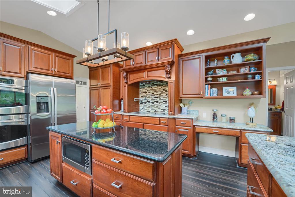 256 BLACKBERRY HILL