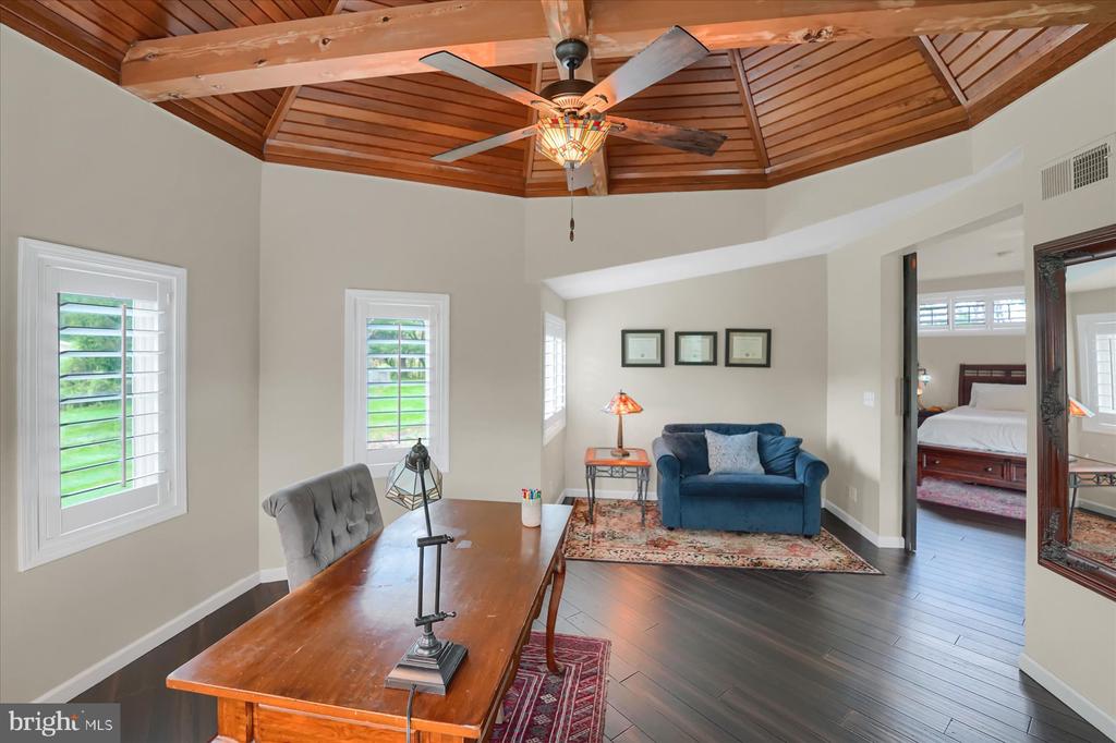 256 BLACKBERRY HILL
