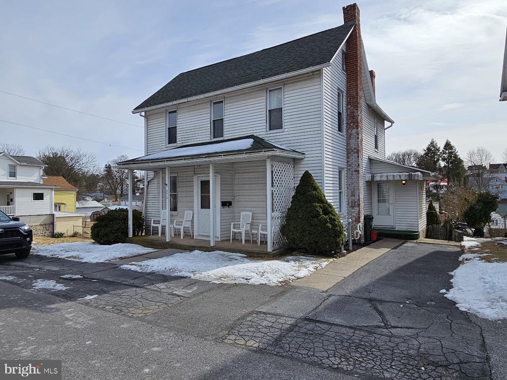 372 E HIGH STREET