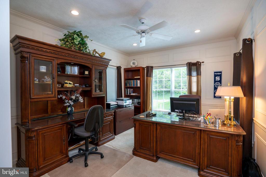 555 KRISTINA CIRCLE