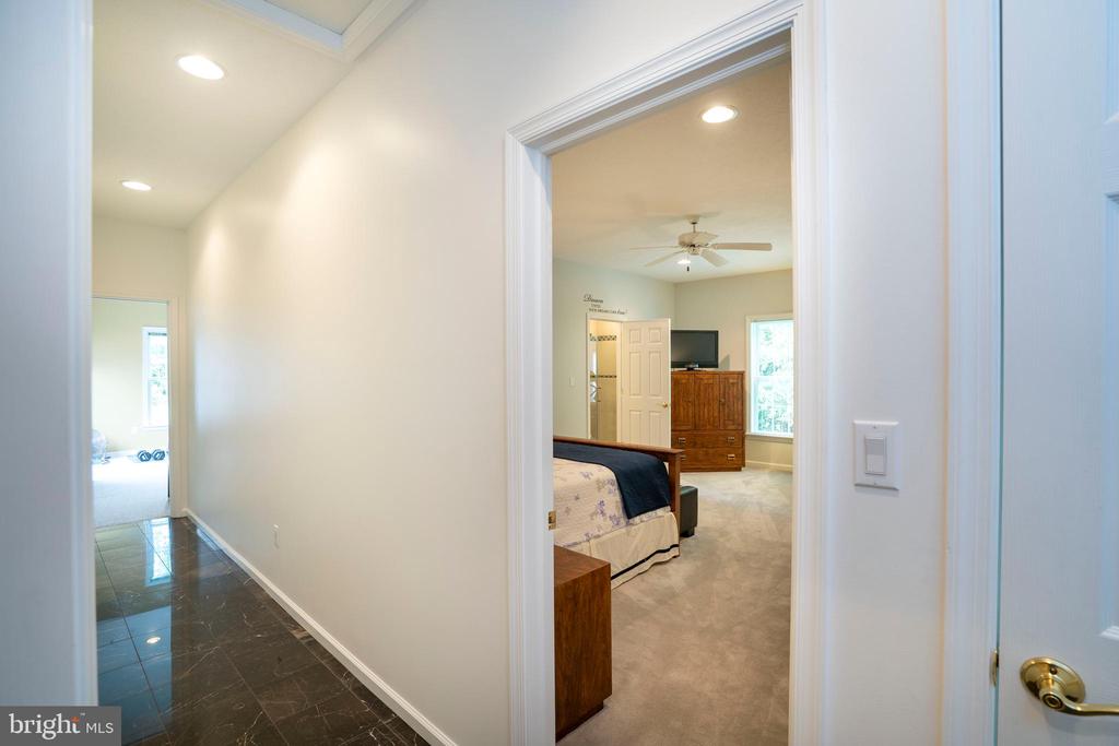 555 KRISTINA CIRCLE
