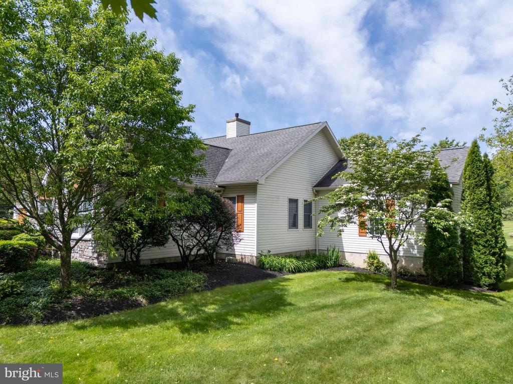 555 KRISTINA CIRCLE