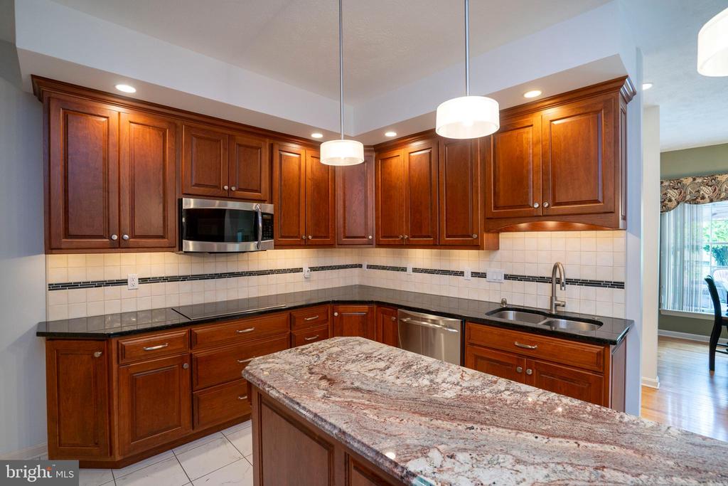 555 KRISTINA CIRCLE