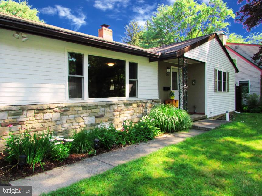 241 BRADLEY AVENUE