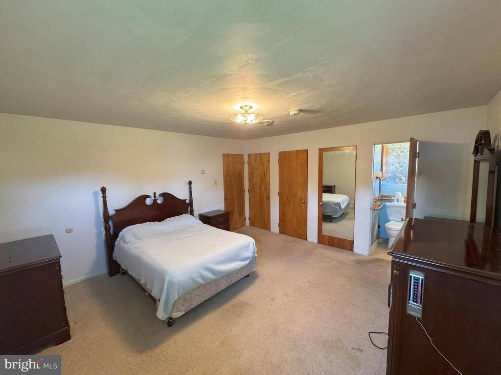 126 E HARRIS DRIVE