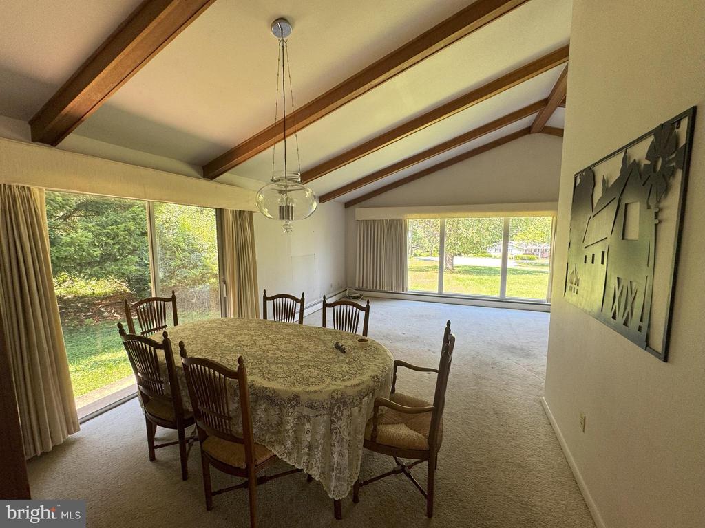 126 E HARRIS DRIVE