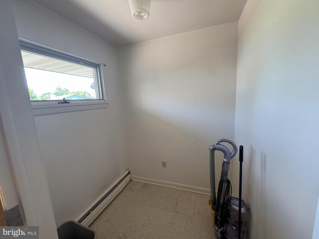 126 E HARRIS DRIVE