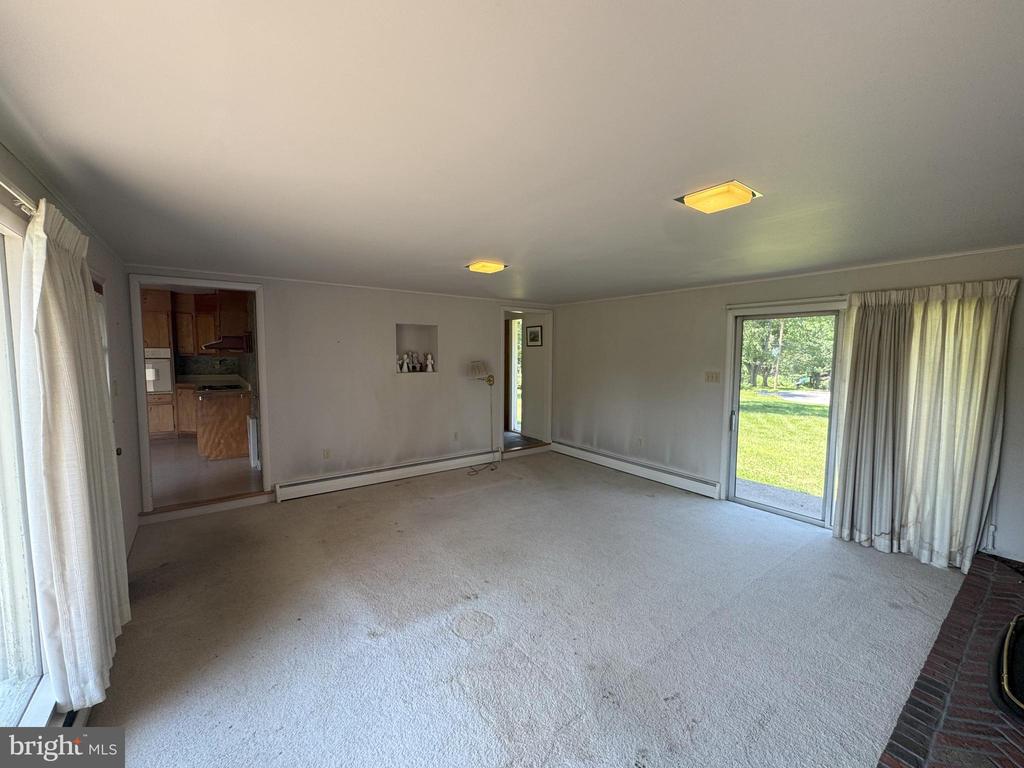 126 E HARRIS DRIVE