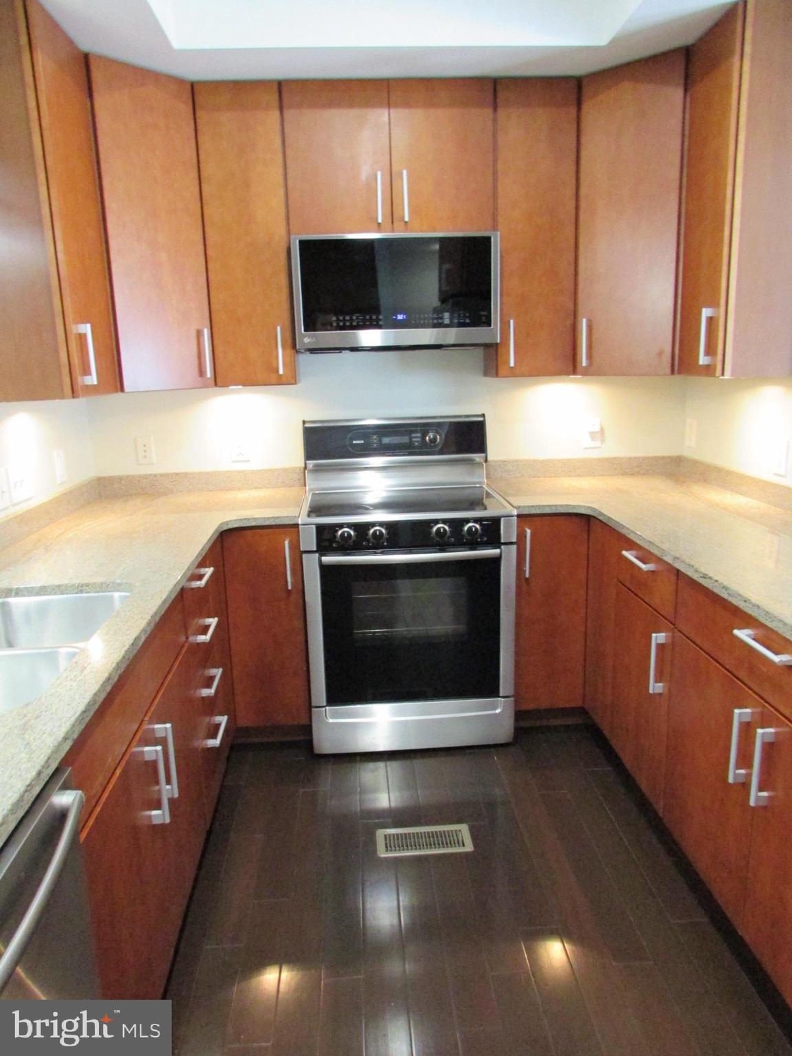 688 OAKWOOD AVENUE A