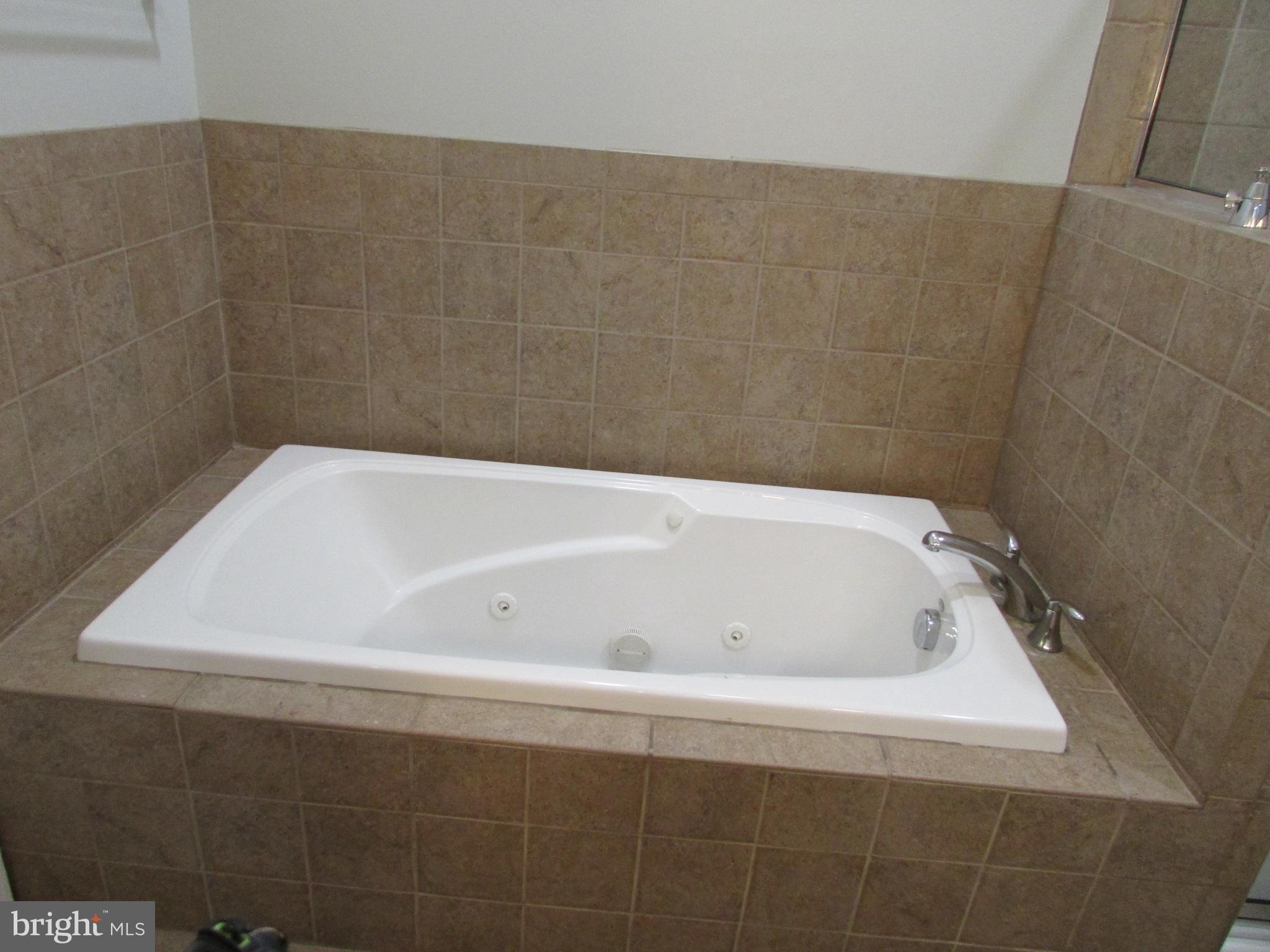 688 OAKWOOD AVENUE A