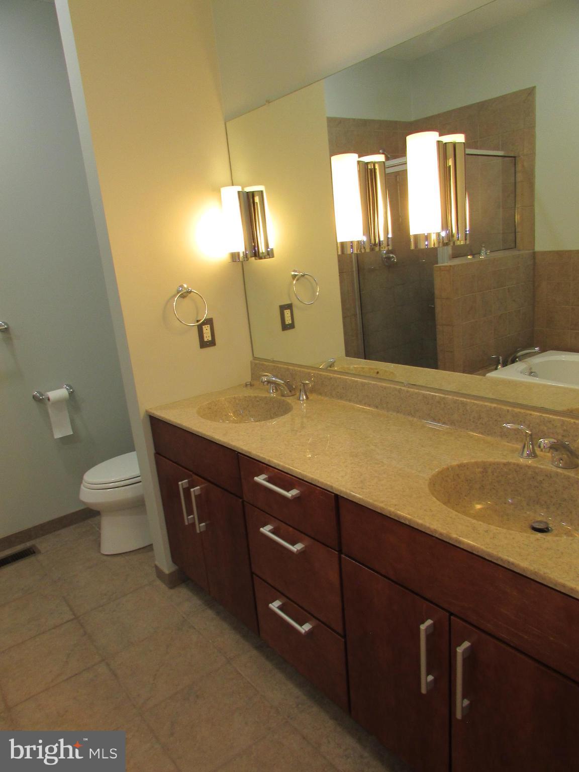 688 OAKWOOD AVENUE A