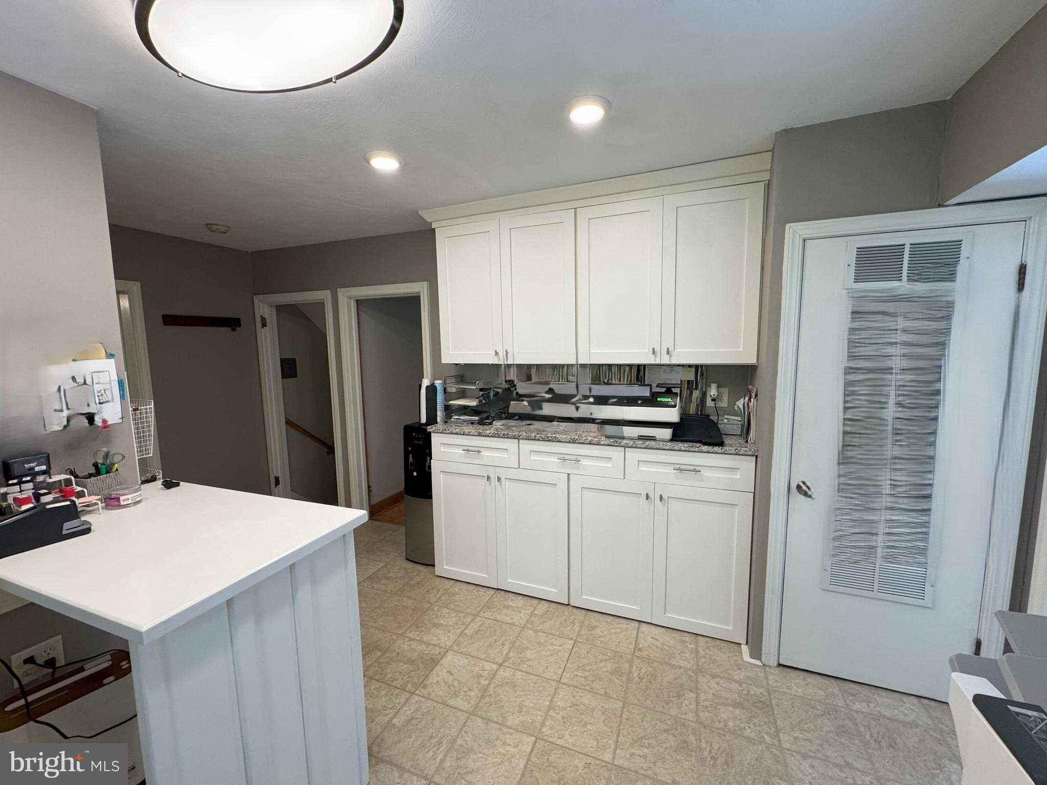 1901 E COLLEGE AVENUE