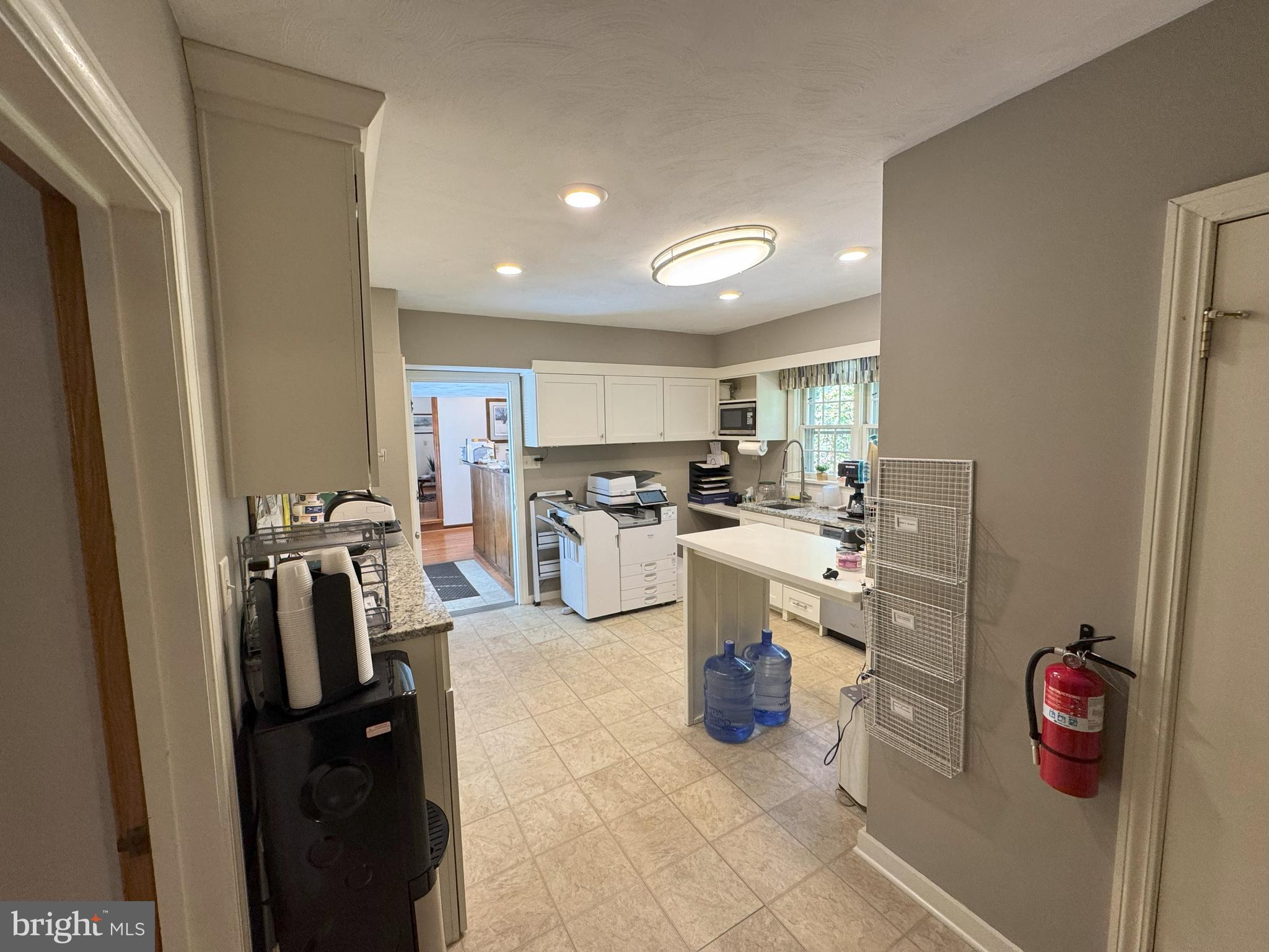 1901 E COLLEGE AVENUE