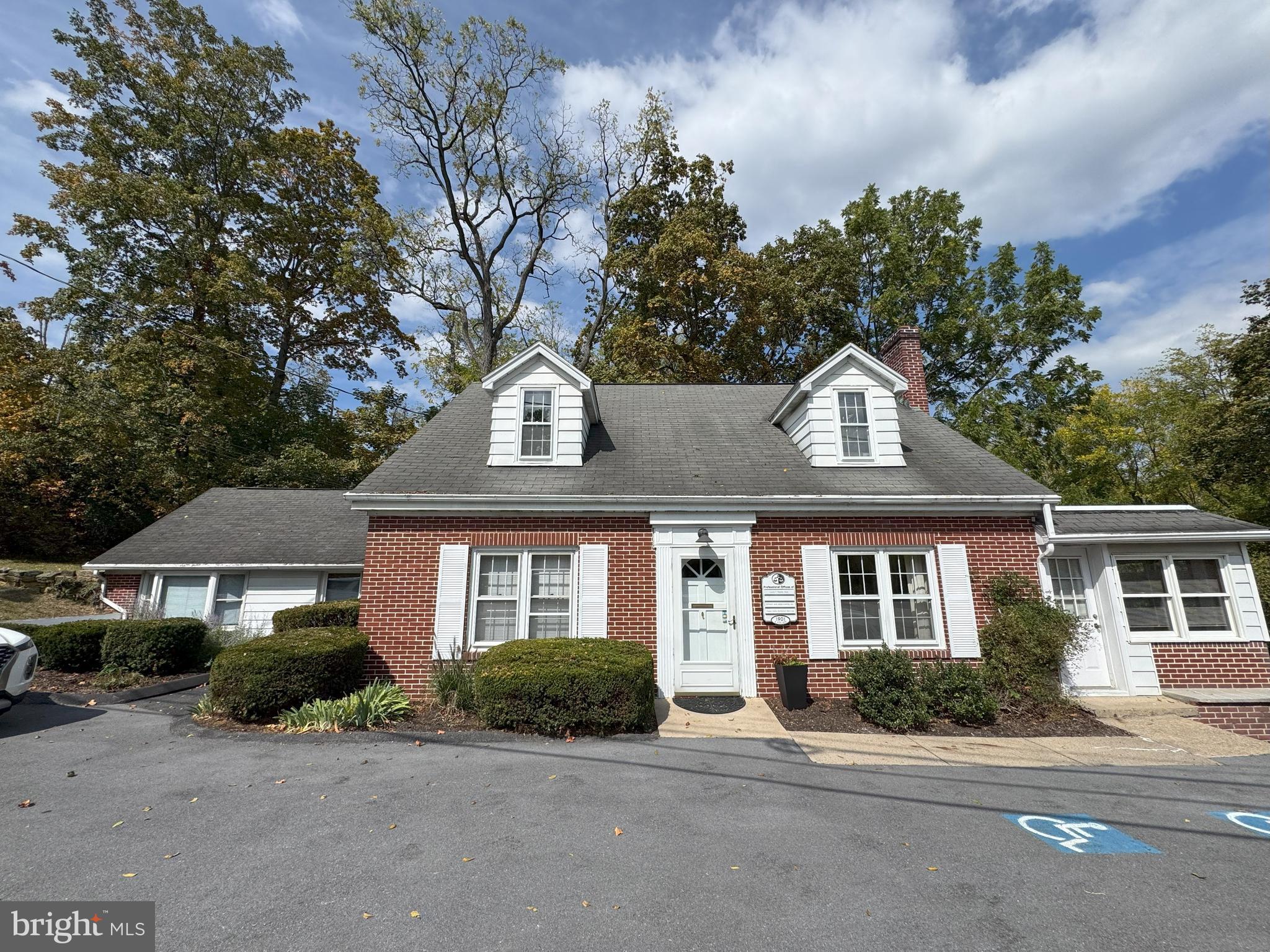 1901 E COLLEGE AVENUE