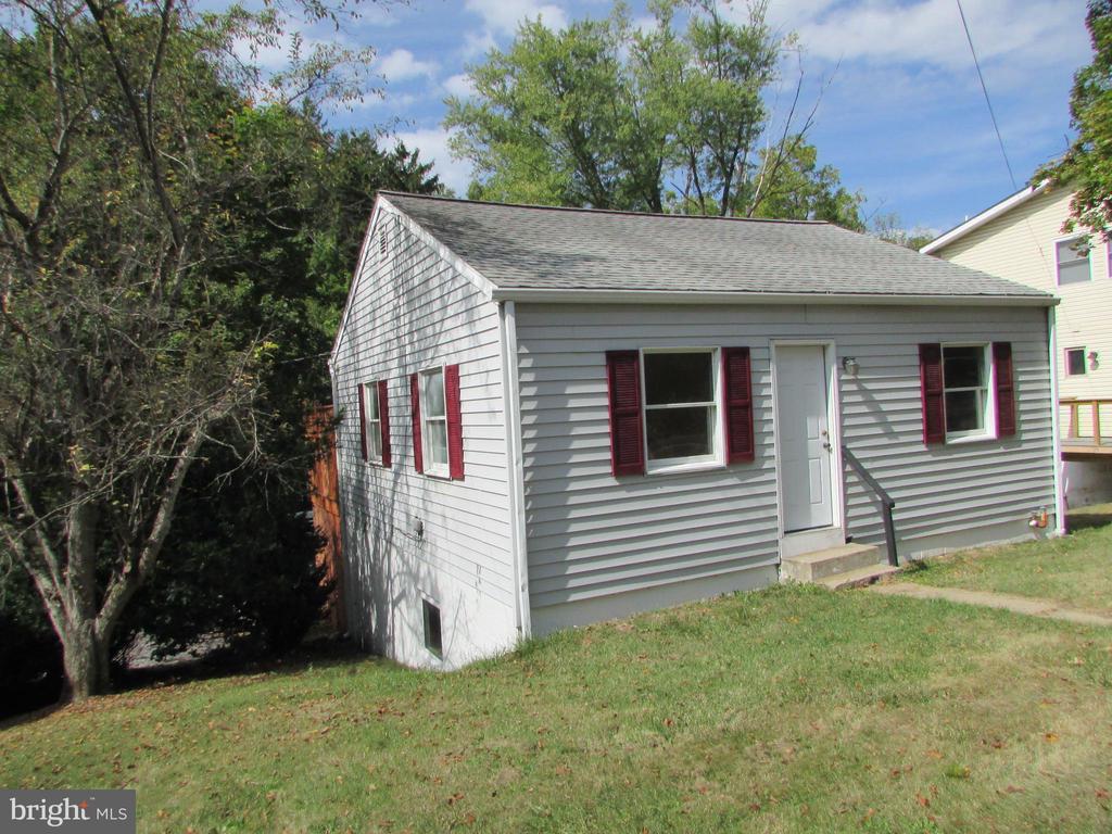 418 PIKE STREET