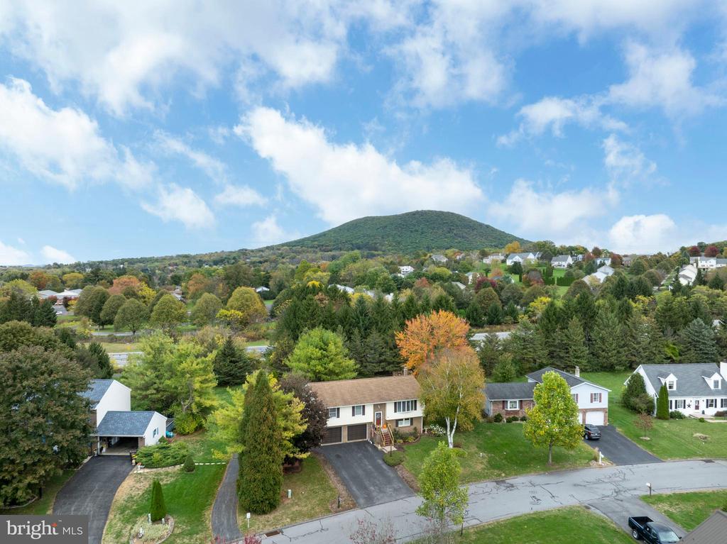 301 GOLDFINCH DRIVE