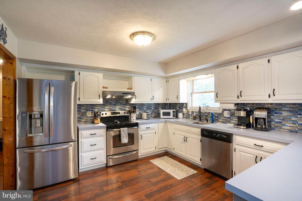 301 GOLDFINCH DRIVE