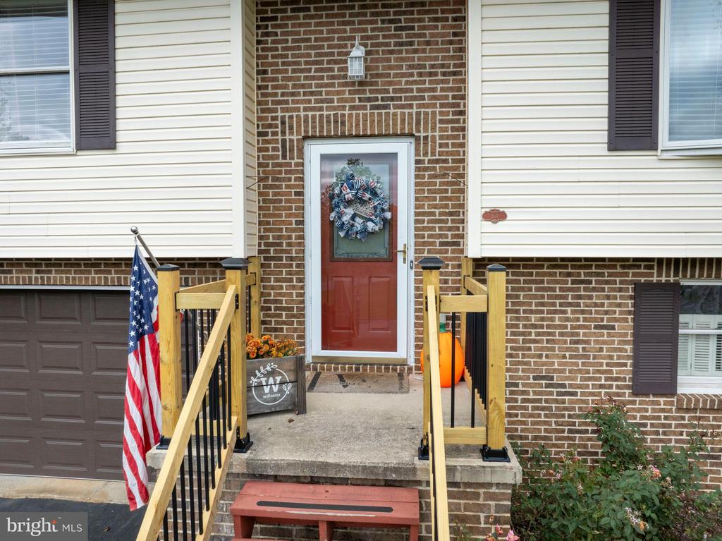 301 GOLDFINCH DRIVE