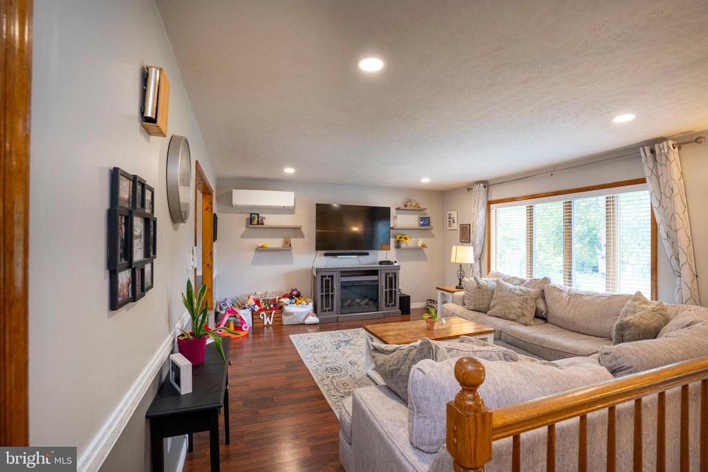 301 GOLDFINCH DRIVE