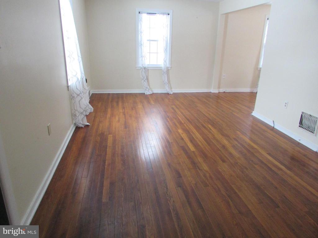218 WESTERLY PARKWAY