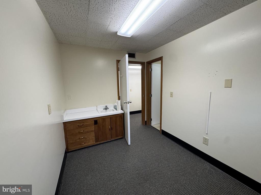251 EASTERLY PARKWAY 203
