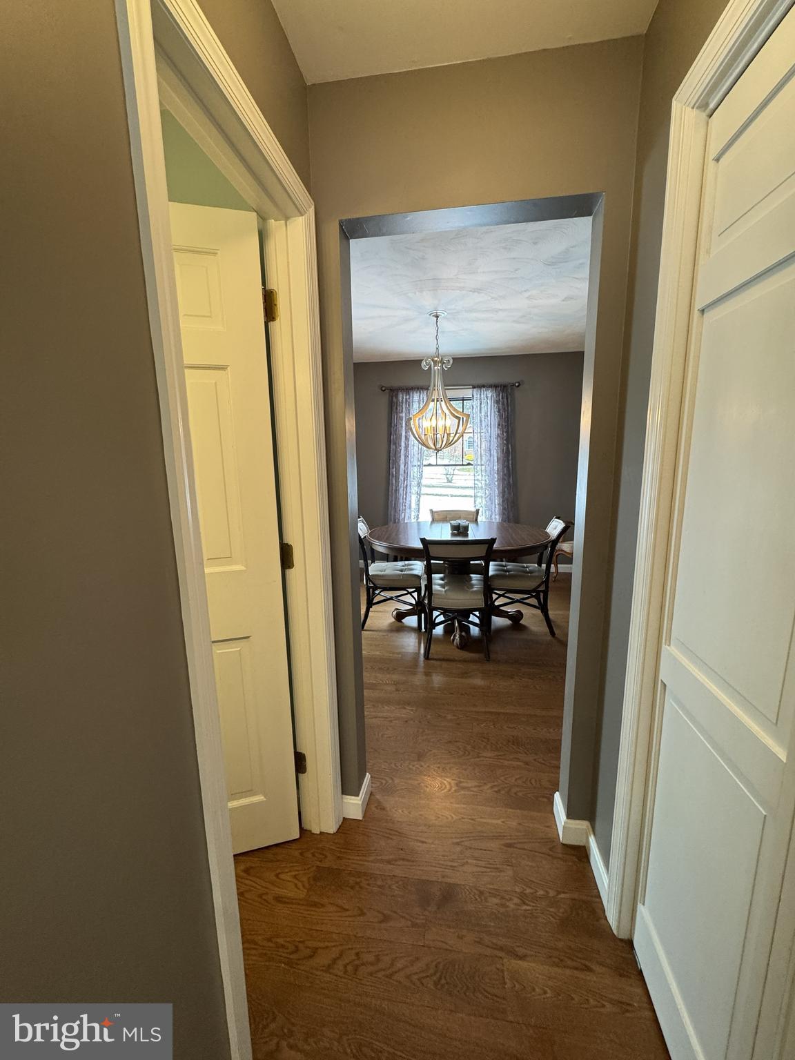 1219 SANDPIPER DRIVE