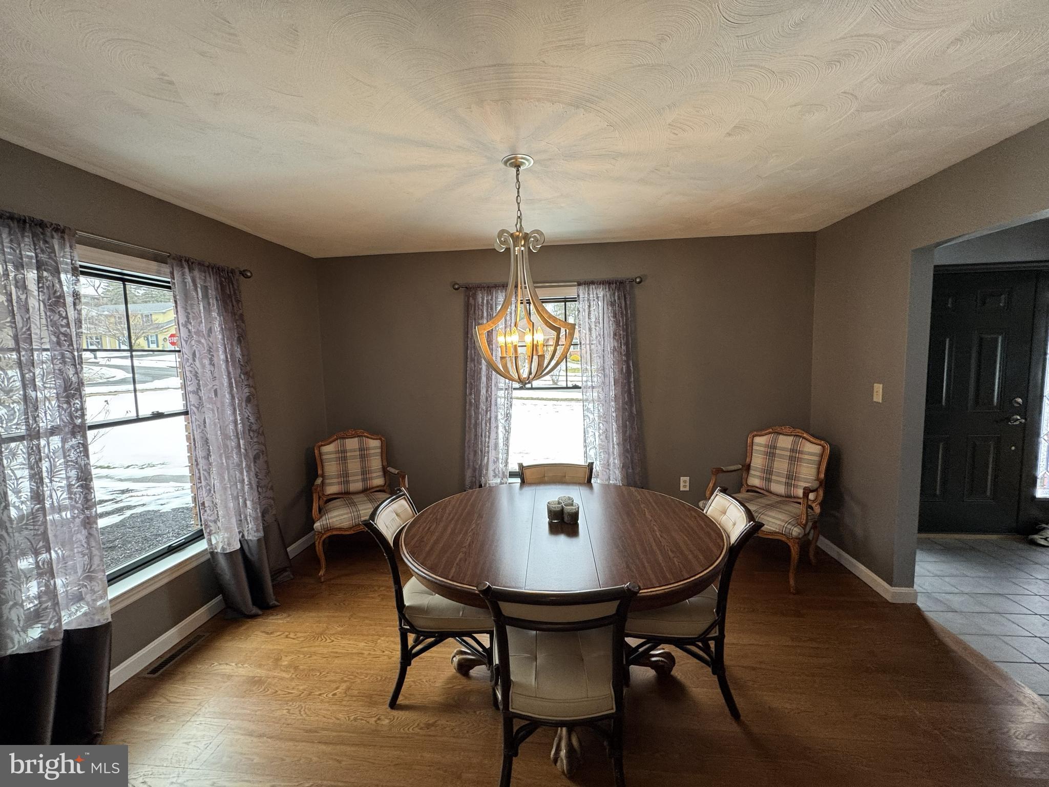 1219 SANDPIPER DRIVE