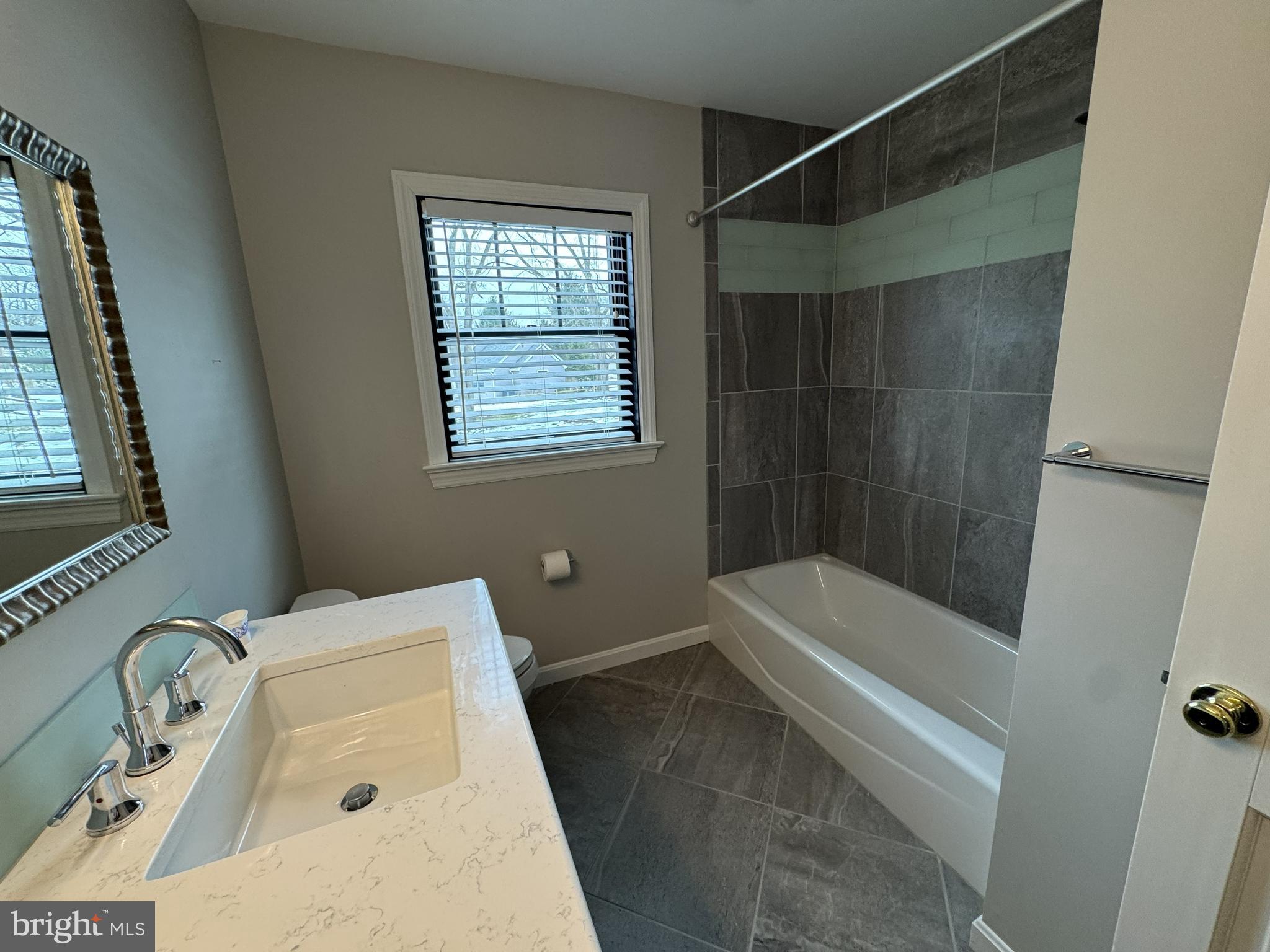 1219 SANDPIPER DRIVE