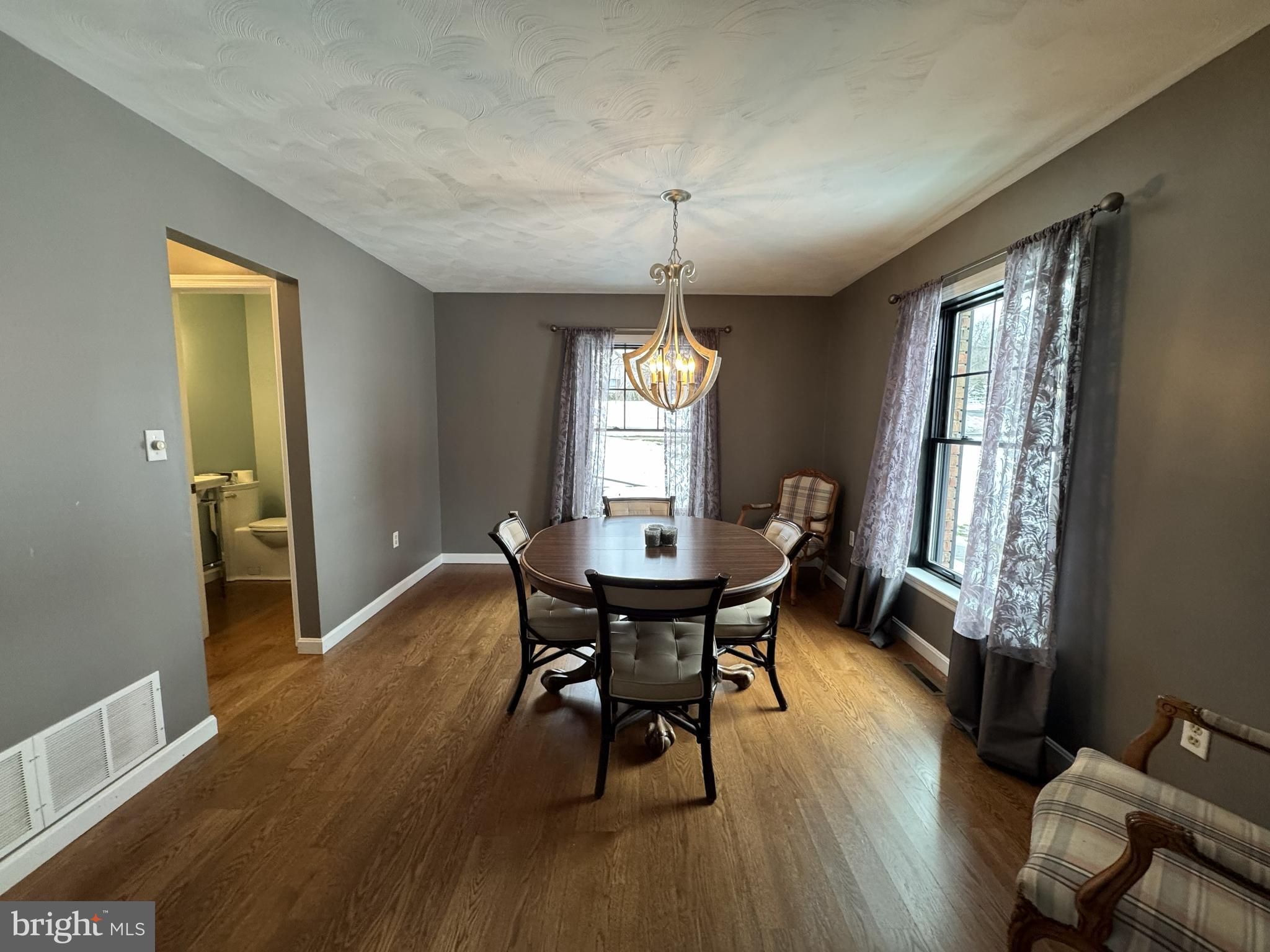 1219 SANDPIPER DRIVE