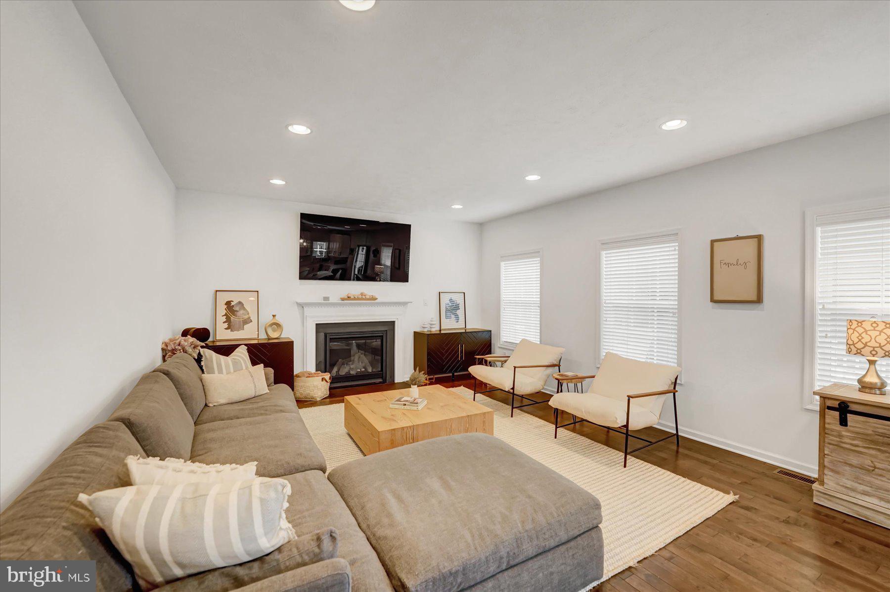 215 GLENNDALE DRIVE