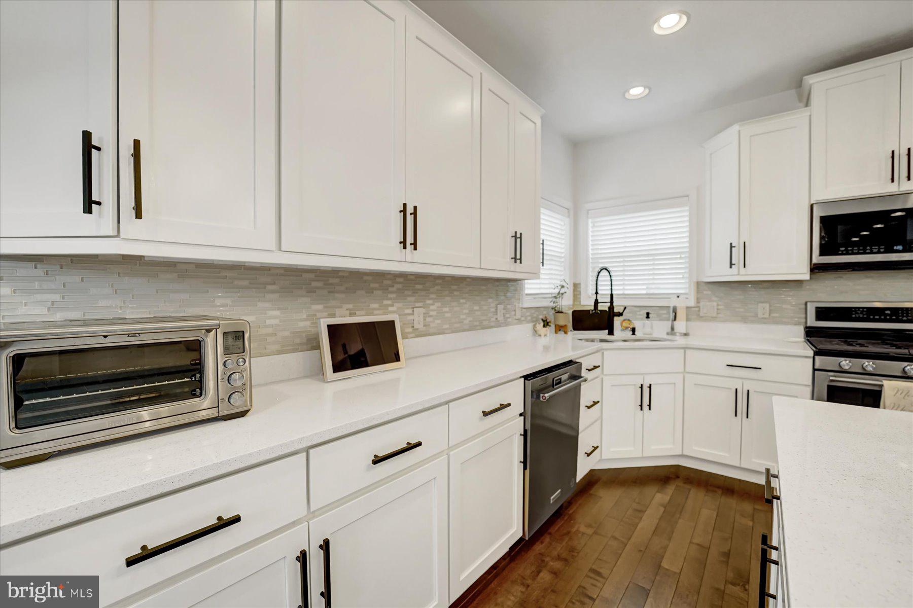 215 GLENNDALE DRIVE