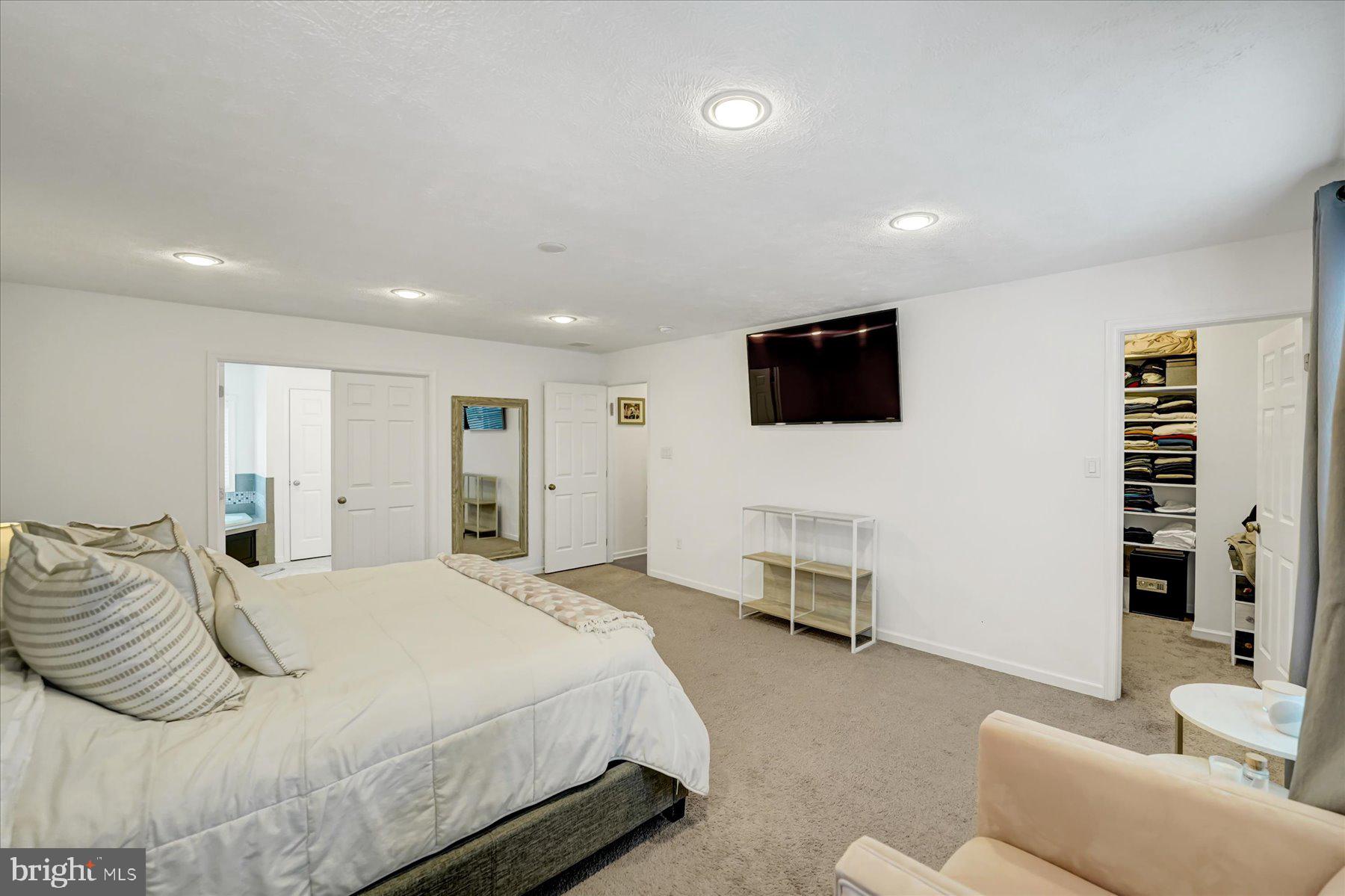 215 GLENNDALE DRIVE