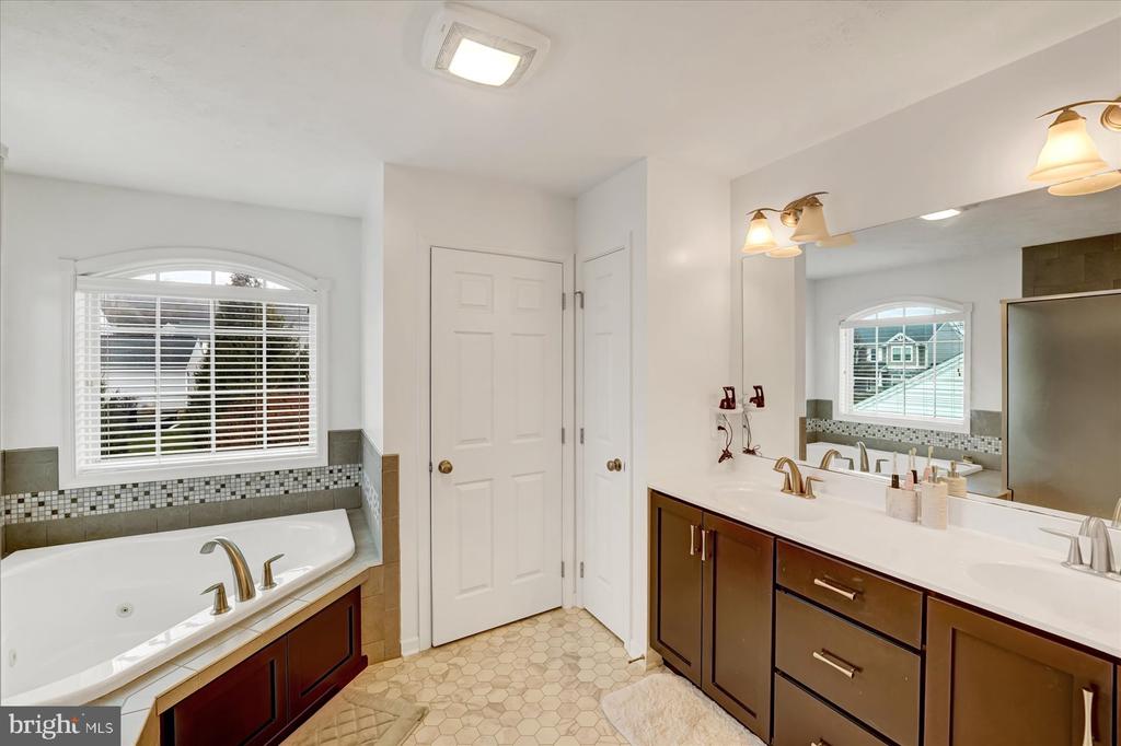 215 GLENNDALE DRIVE