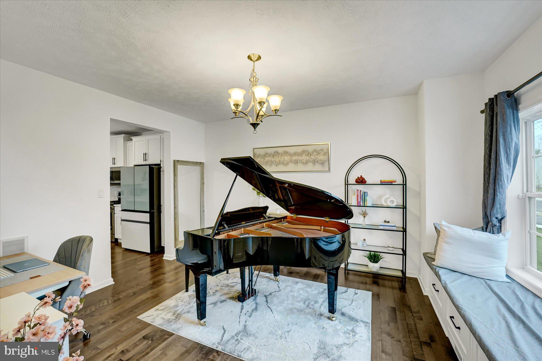215 GLENNDALE DRIVE