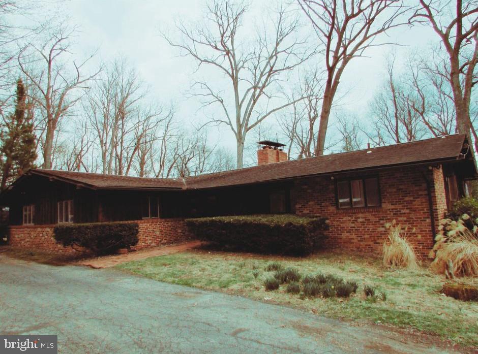 200 TALL OAKS DRIVE