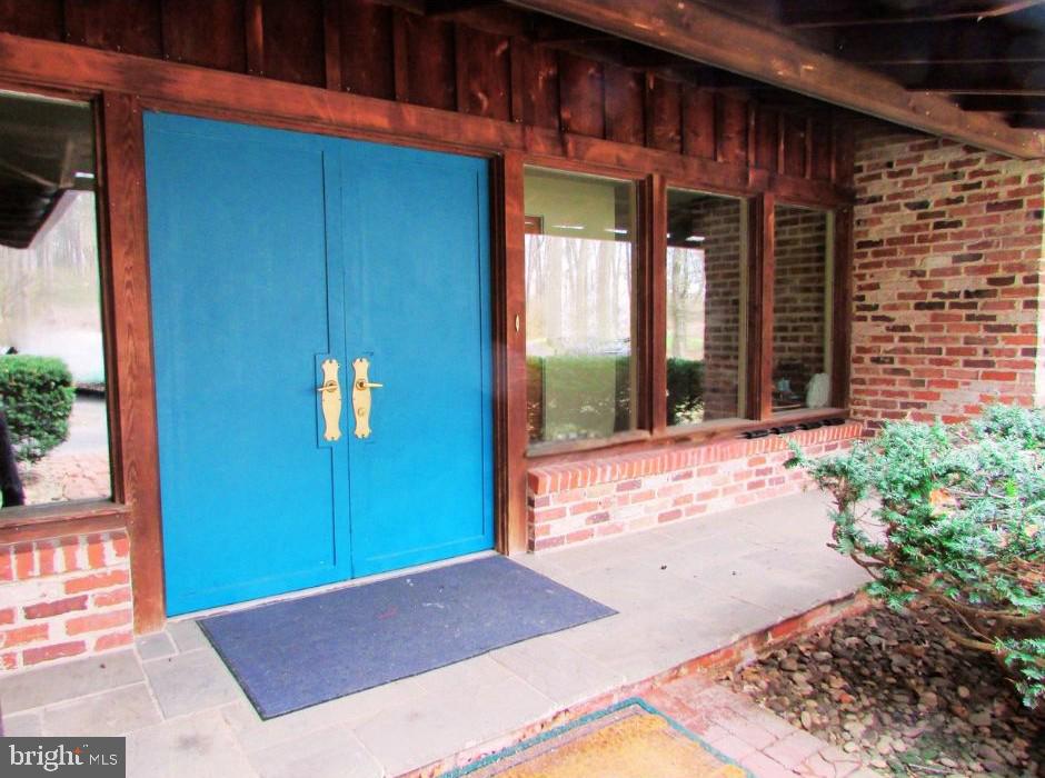 200 TALL OAKS DRIVE