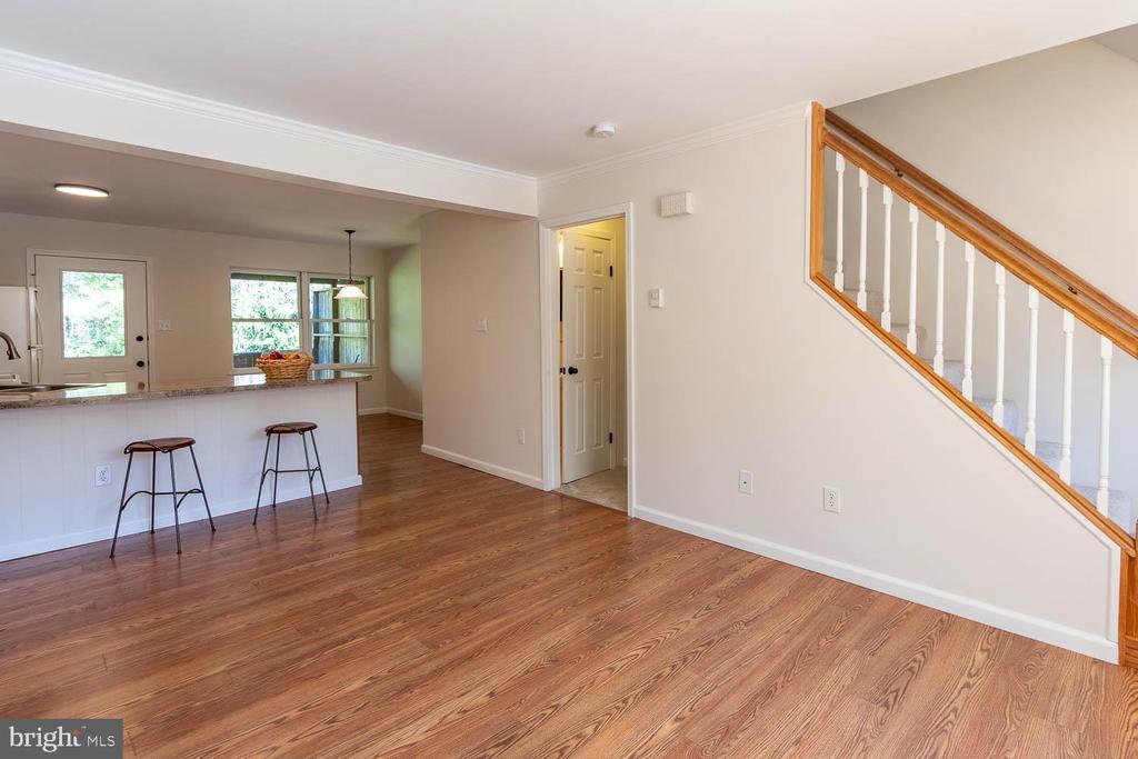 2092 MARY ELLEN LANE