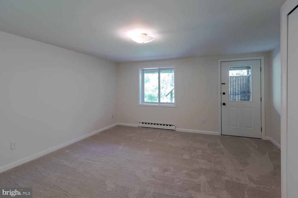2092 MARY ELLEN LANE