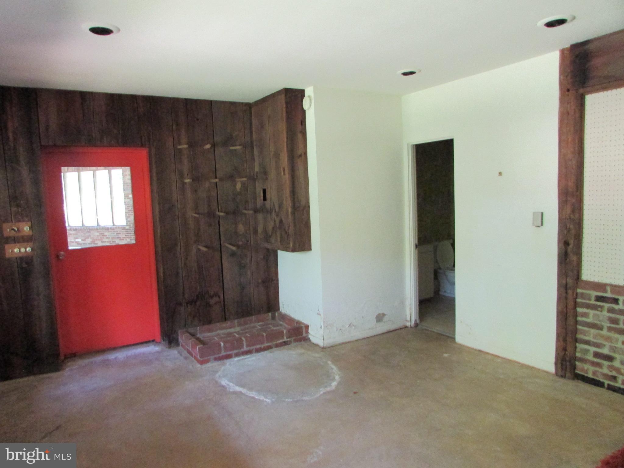 200 TALL OAKS DRIVE