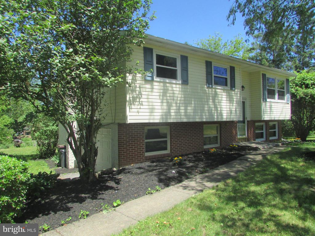 404 BEAVERBROOK DRIVE