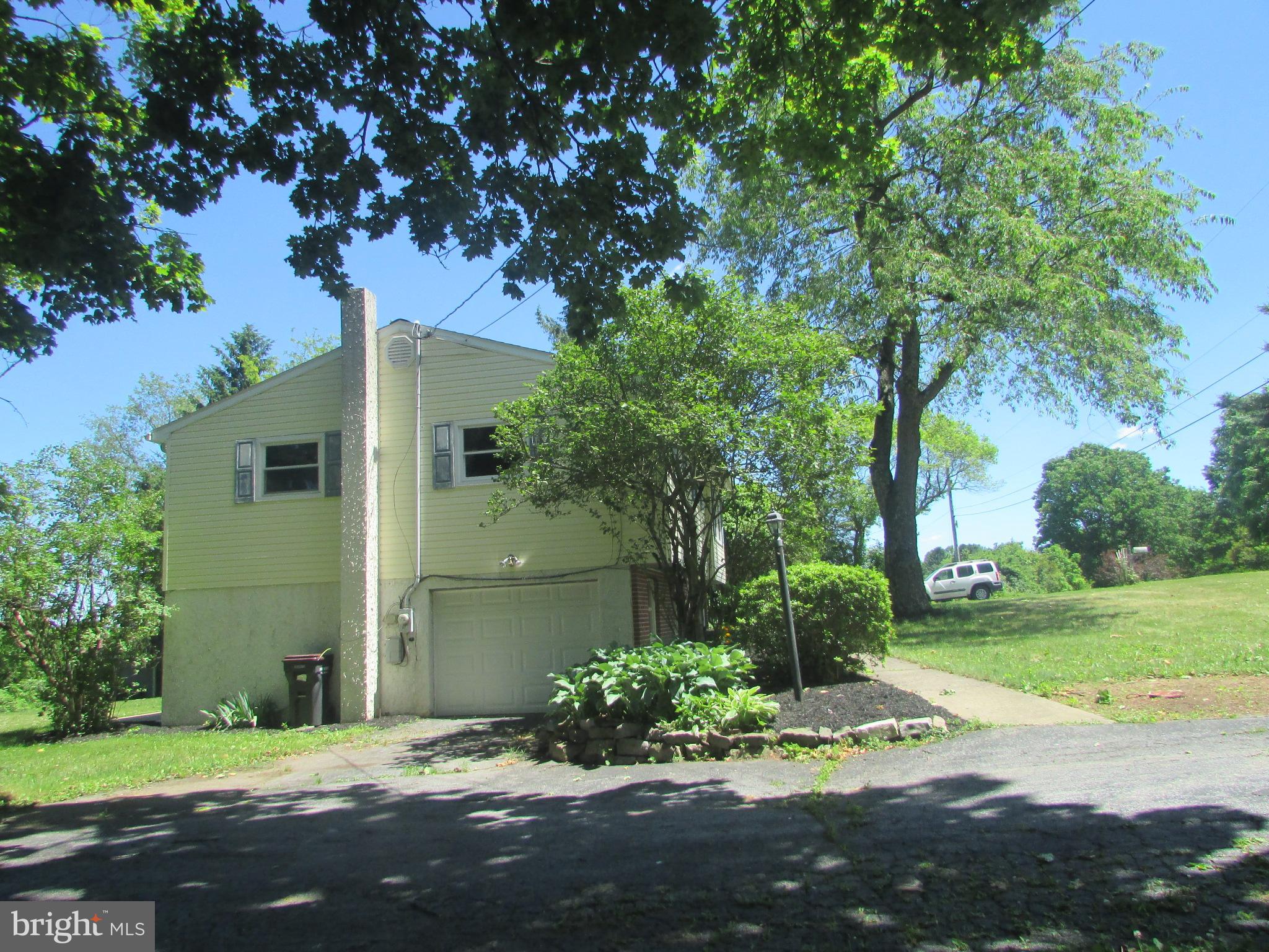 404 BEAVERBROOK DRIVE
