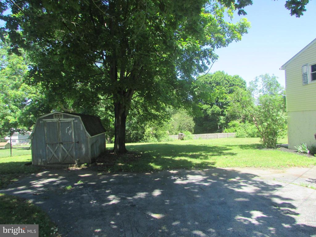 404 BEAVERBROOK DRIVE