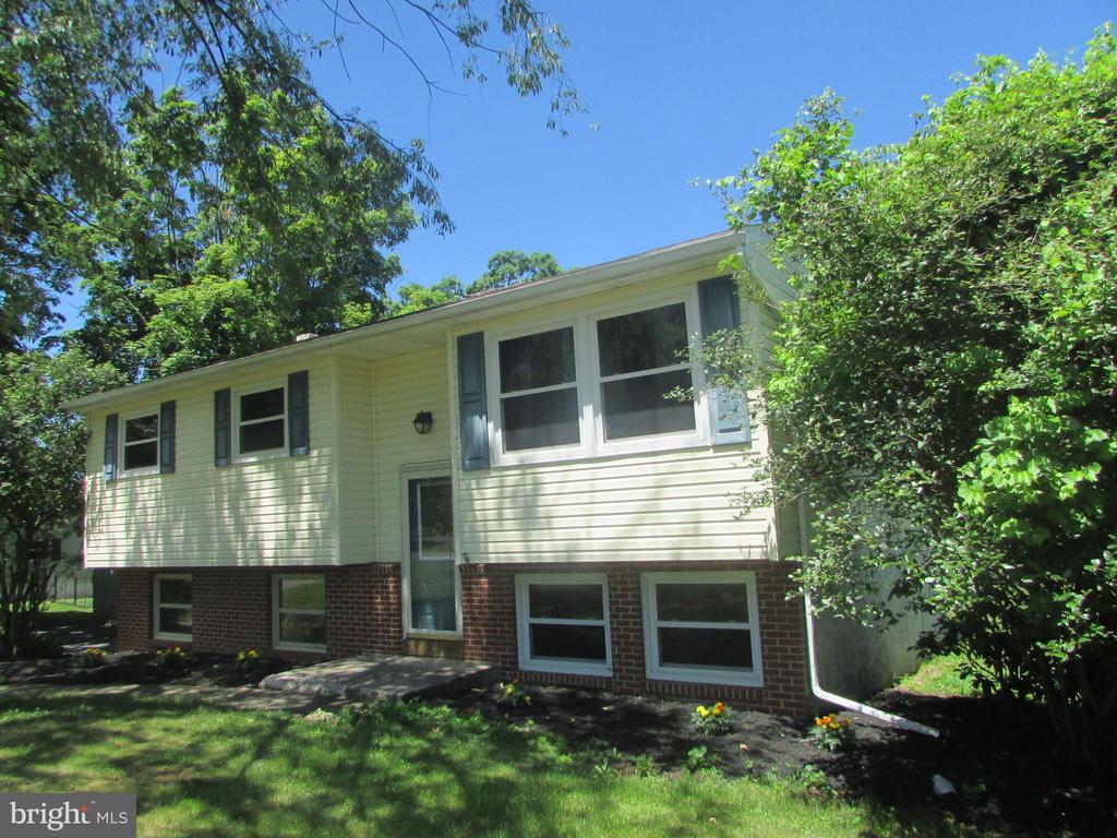 404 BEAVERBROOK DRIVE