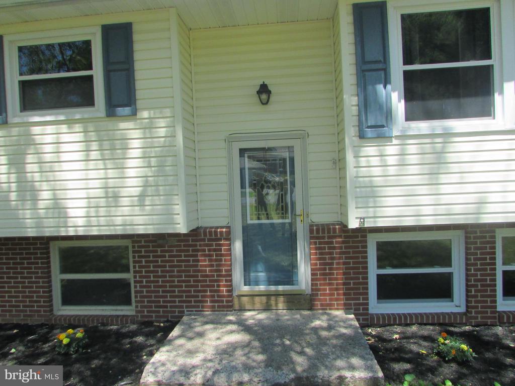 404 BEAVERBROOK DRIVE