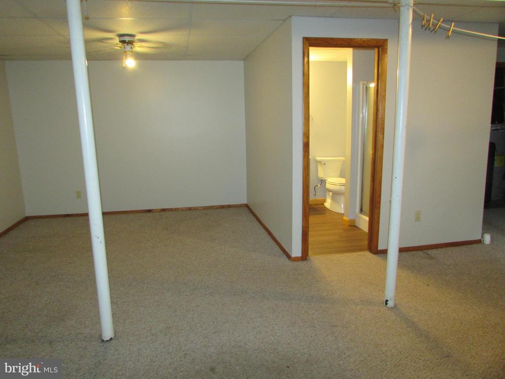 176 CREEKSIDE DRIVE