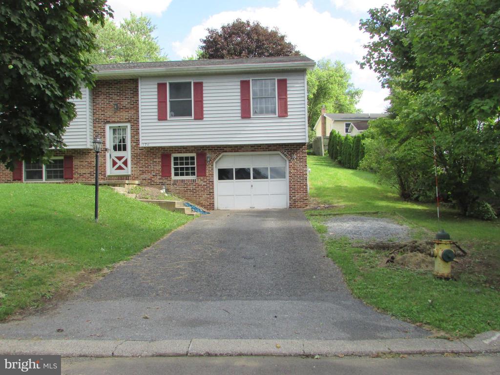 176 CREEKSIDE DRIVE