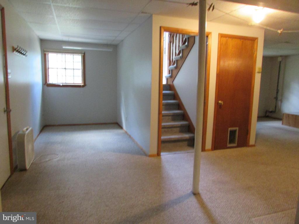176 CREEKSIDE DRIVE
