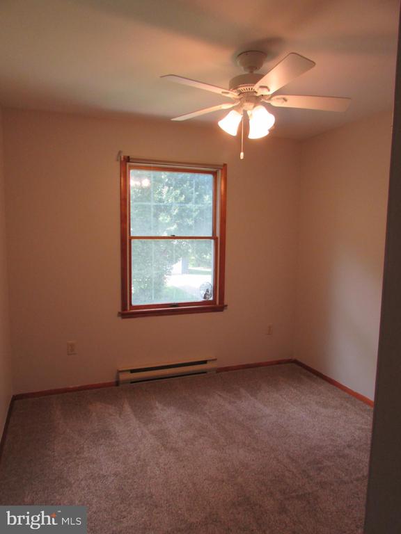 176 CREEKSIDE DRIVE