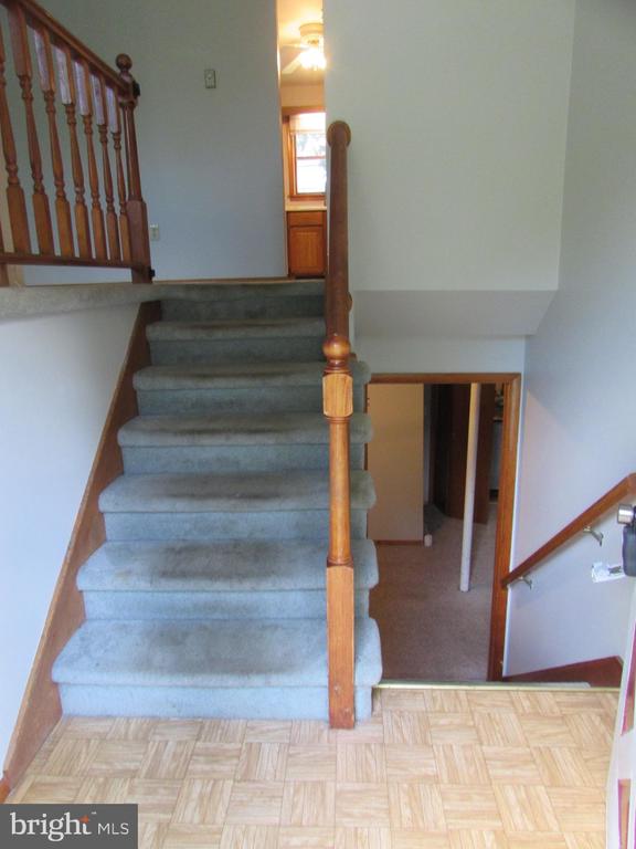 176 CREEKSIDE DRIVE
