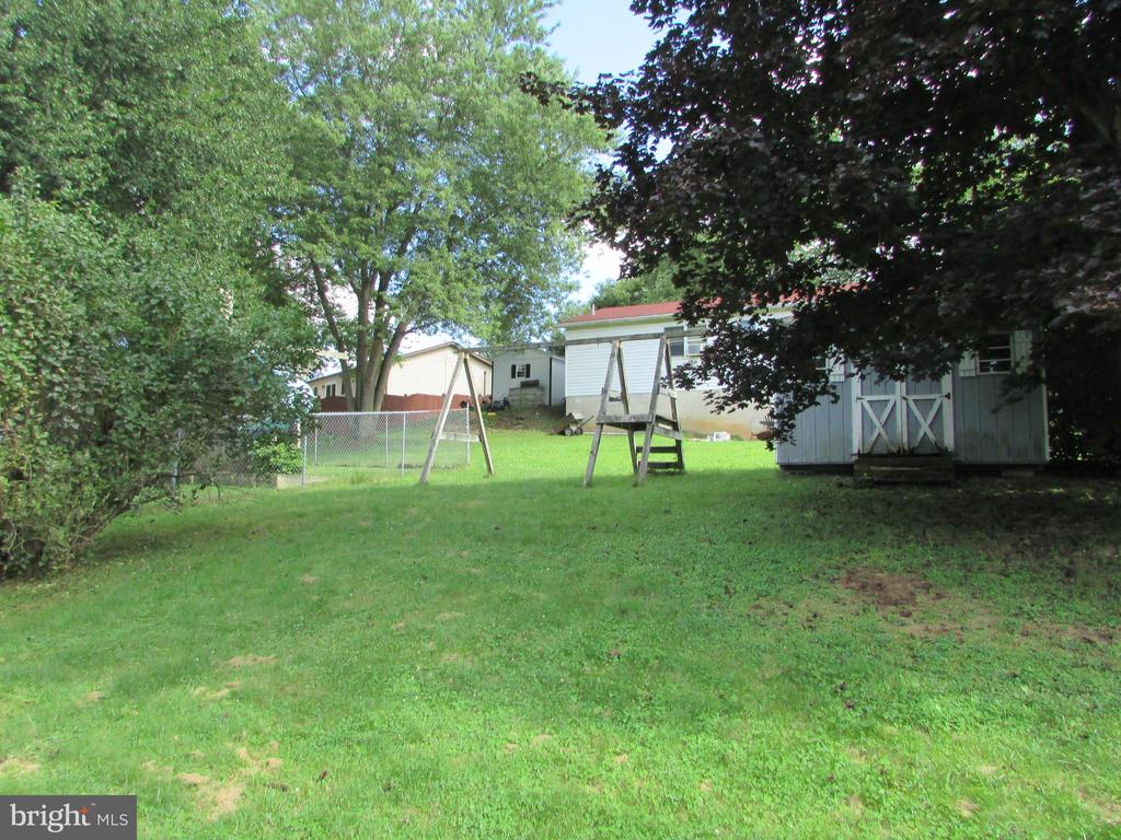 176 CREEKSIDE DRIVE
